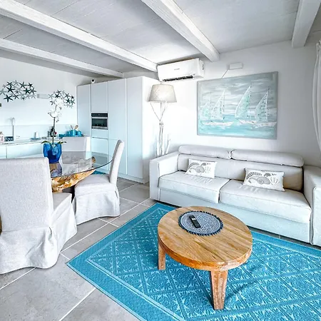 224 Seafront Terrace With Access *